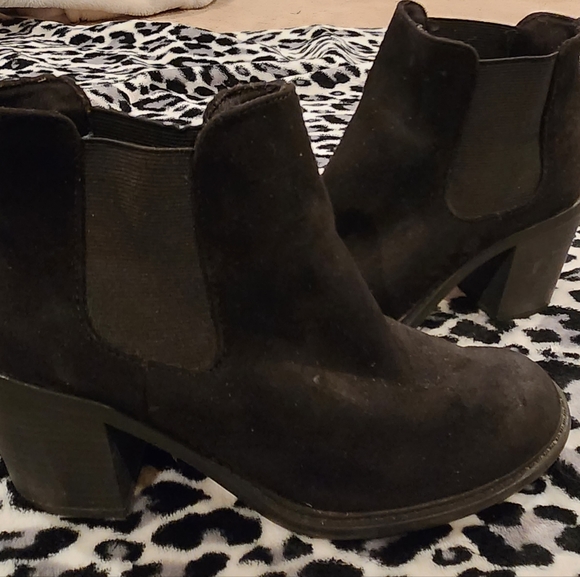 Short Black Suede Women's Pull on Booties - Picture 2 of 4